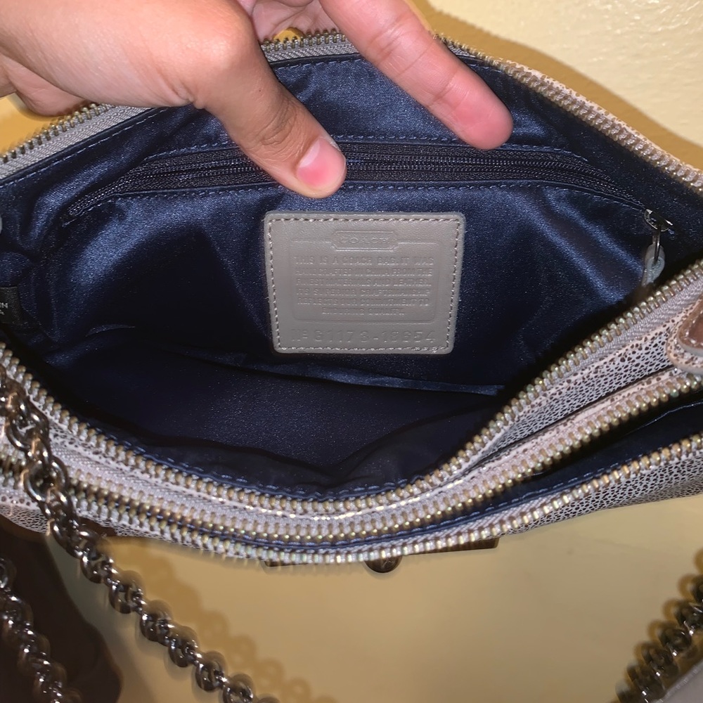 Coach - Picture 4 of 6